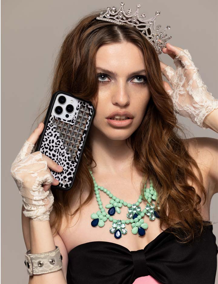 Wildflower Cases Snow Meow Stud iPhone 17 Case