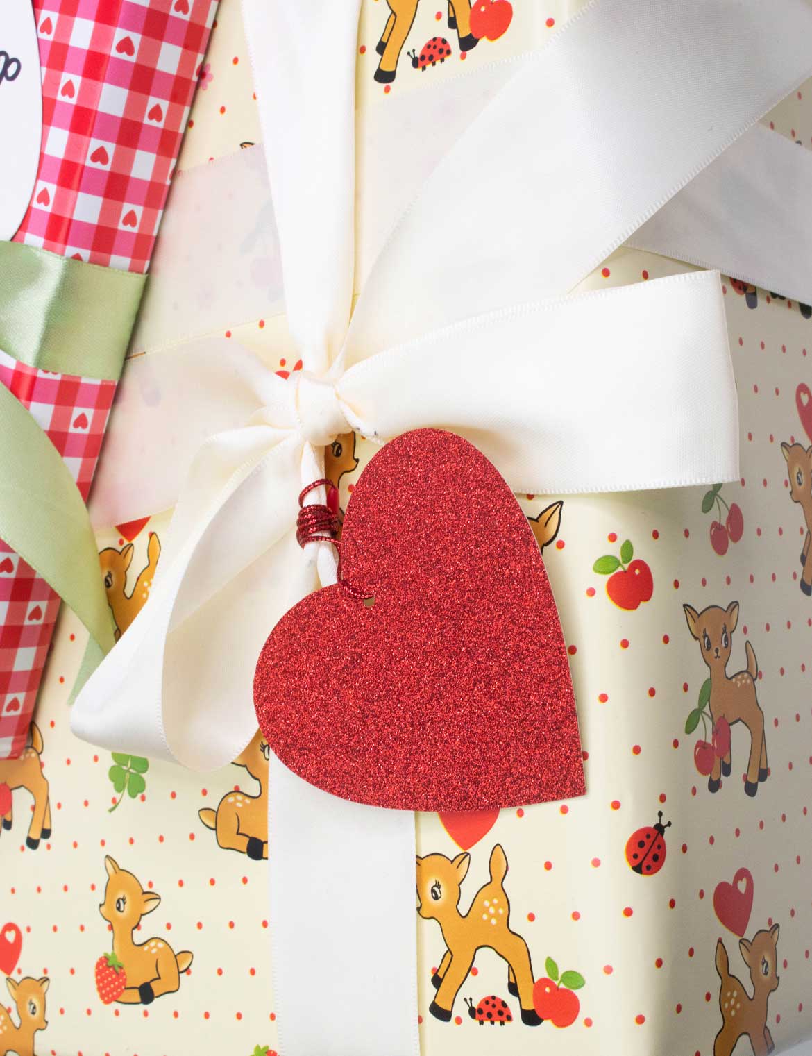 Wildflower Cases Red Glitter Heart Hangtag - Set of 10
